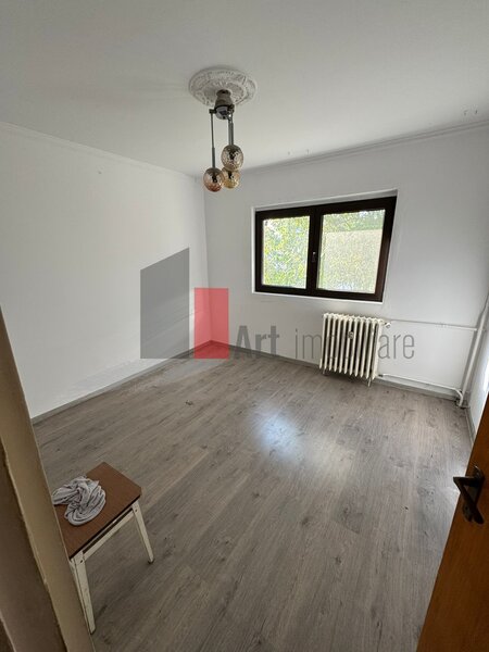 Sector 4, de vanzare apartament 3 camere,
