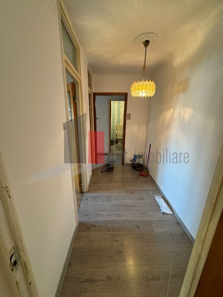 Sector 4, de vanzare apartament 3 camere,