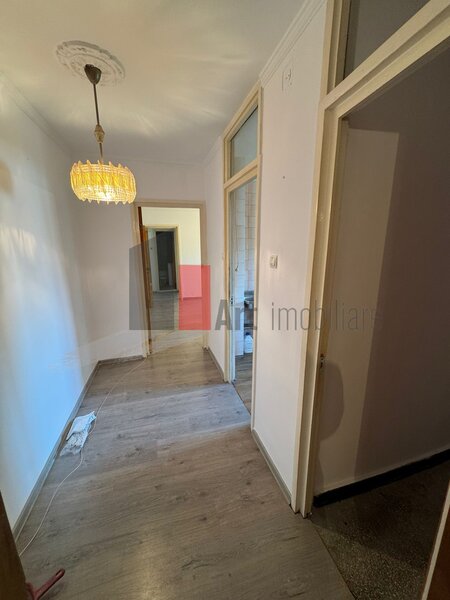 Sector 4, de vanzare apartament 3 camere,