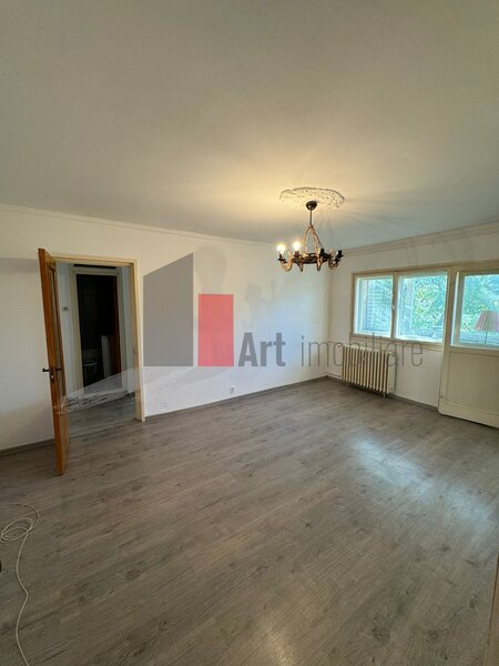 Sector 4, de vanzare apartament 3 camere,